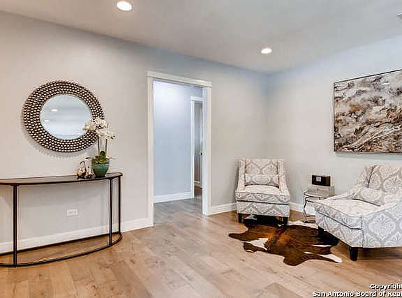 2nd image of 406 Burnside Dr