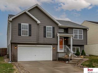 19609 X St, Omaha, NE 68135