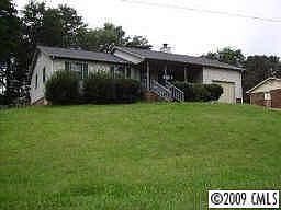 2nd image of 128 Danbury Ln