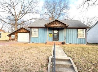 824 N Ash St, Nevada, MO 64772