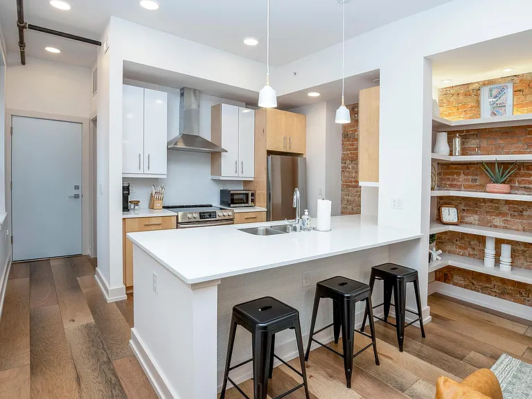 1508 Race St #3R — Photo 8