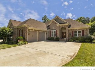 2420 Shiny Leaf Dr, Denver, NC 28037