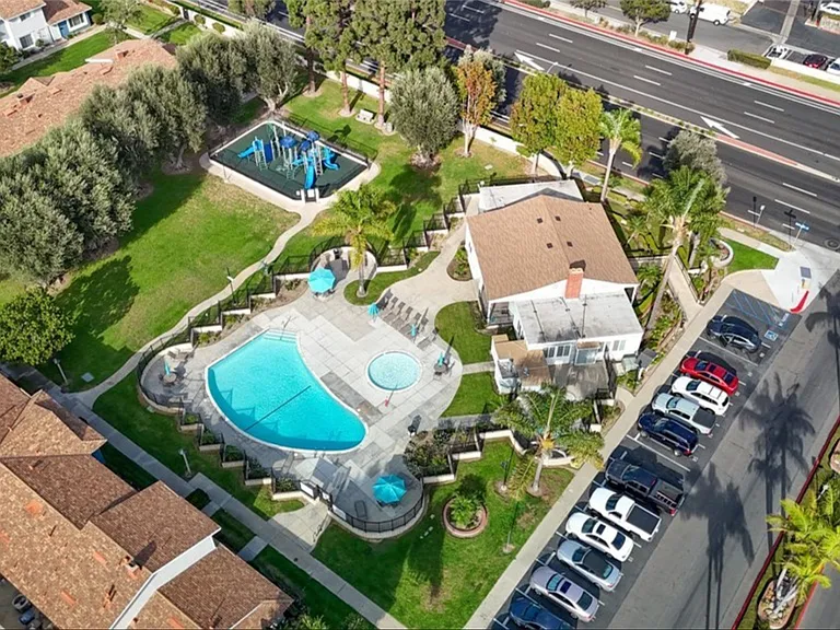 9856 Continental Dr — Photo 19