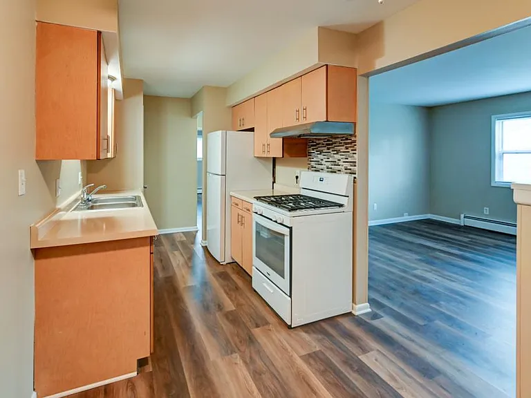 112 W Klubertanz Dr #2 — Photo 12