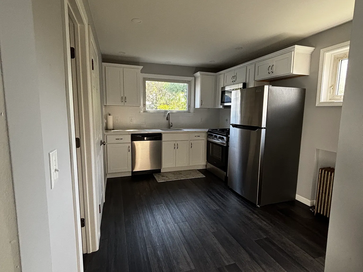 3 bed, 1368 sqft, $2,200 — Photo 2