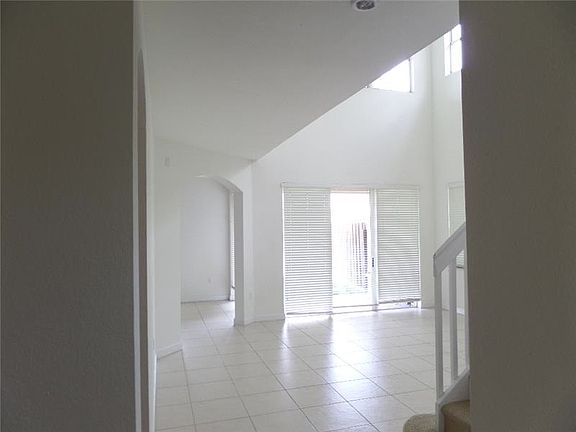 4th image of 8448 NW 109th Ct