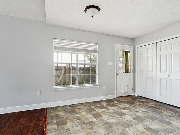 5th image of 70076 6th St