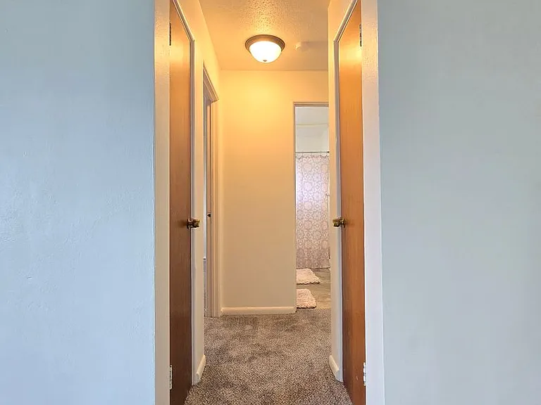 502 13th St SE — Photo 8