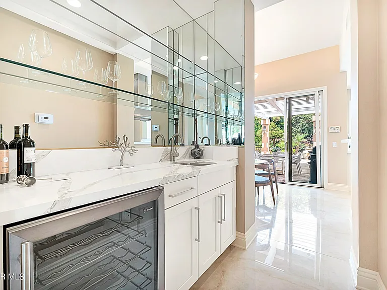 1687 Castlebridge Ct — Photo 13