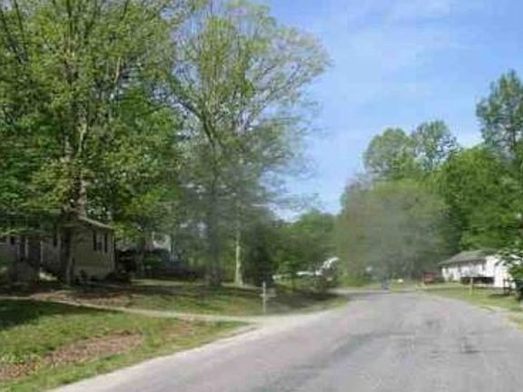 Exterior Neighborhood (street photo)
