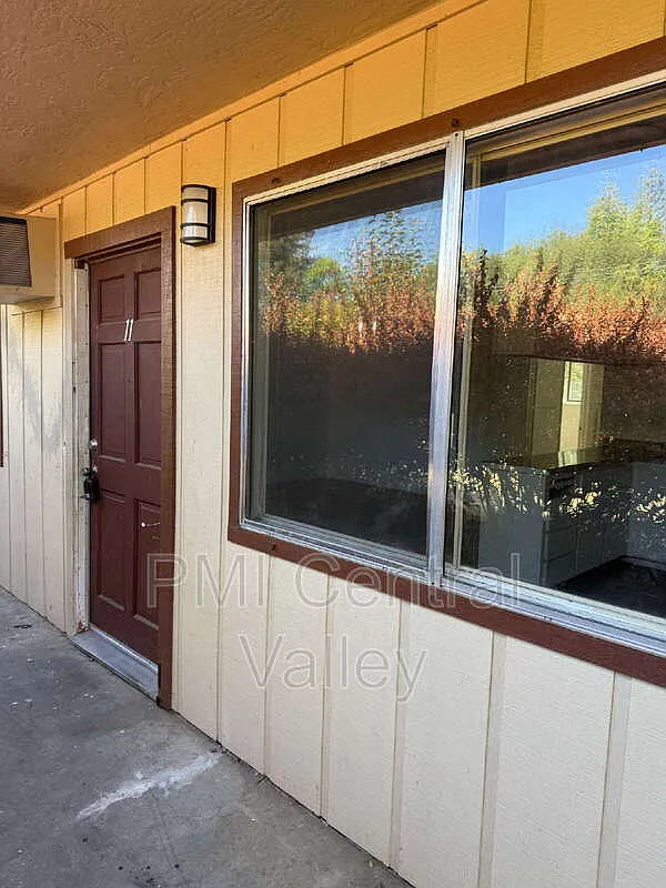 2 bed, 1.0 bath, 780 sqft, $1,400 — Photo 1