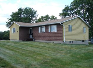 909 S Locust St, Mount Pleasant, IA 52641