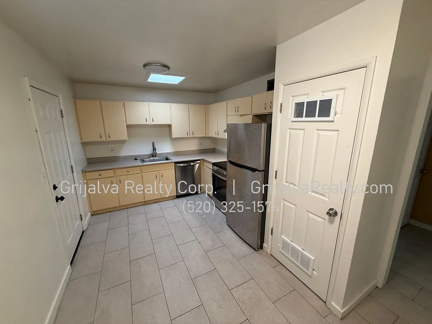2451 Mitchell — Photo 4