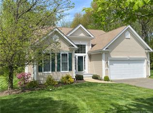 76 Links Way #76, Oxford, CT 06478