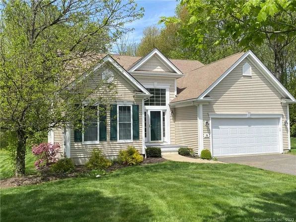 76 Links Way #76, Oxford, CT 06478