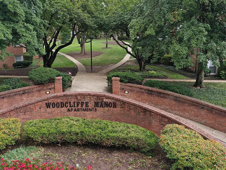 Woodcliffe Manor Apartments — Photo 6