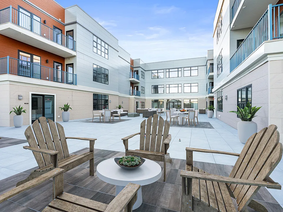 Adjacent to the community room where you can entertain your guests, the furnished courtyard features BBQ grills, firepit and seating arrangements for your outdoor enjoyment!
