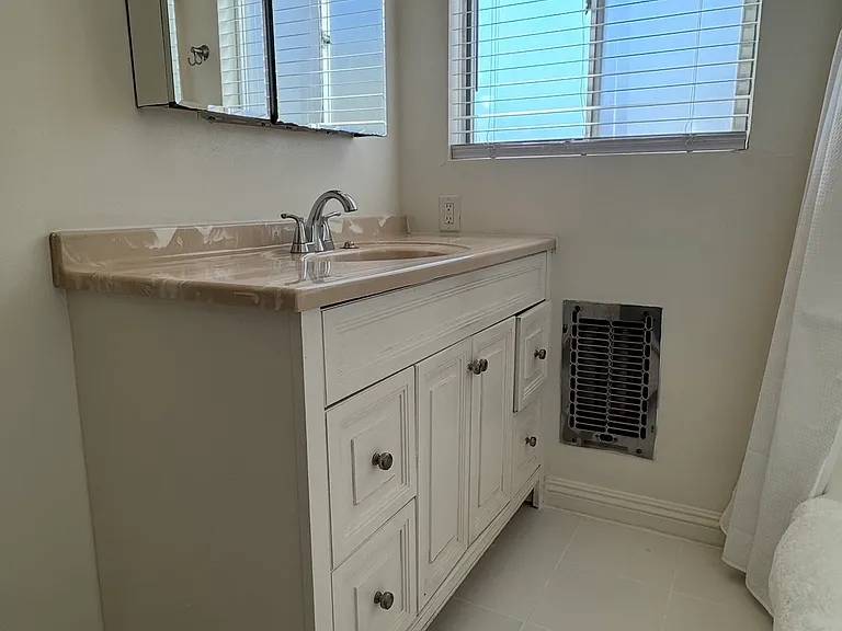Kailua Ln — Photo 17