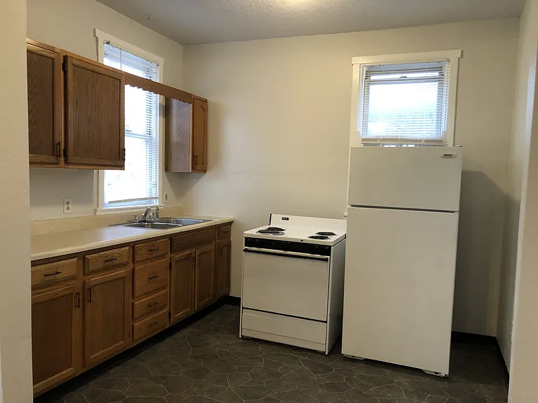 516 Center Ave #2 — Photo 9