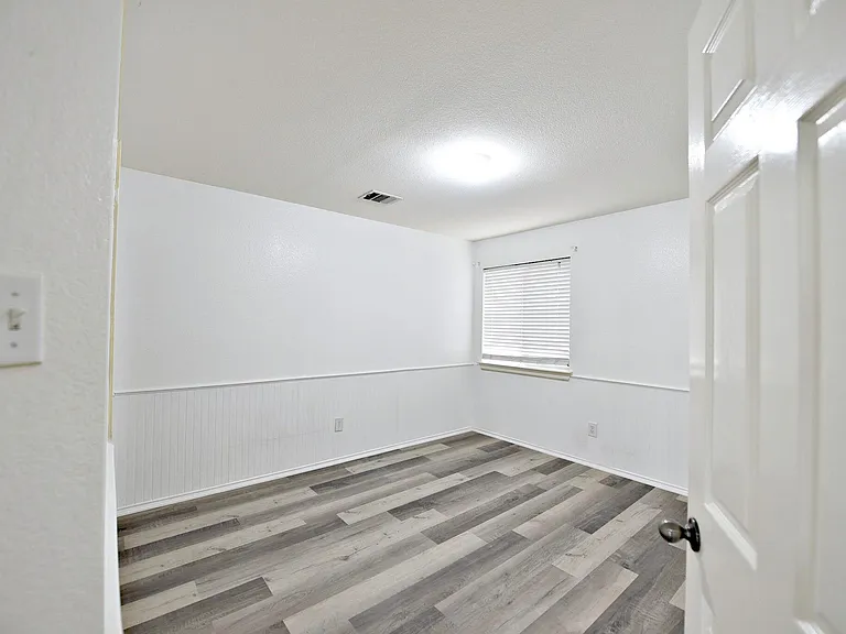16504 Castletroy Dr — Photo 16