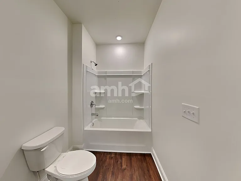 719 Carnaby Ln — Photo 20