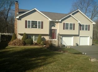 51 Phoenix St, Vernon, CT 06066