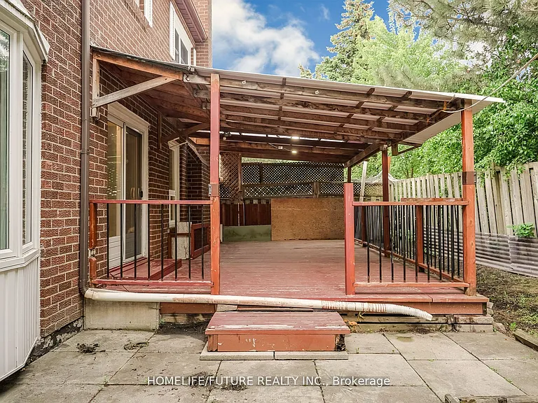 47 Carisbrooke Sq #BASEMENT — Photo 15