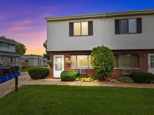 321 West Washington STREET #1, Slinger, WI 53086