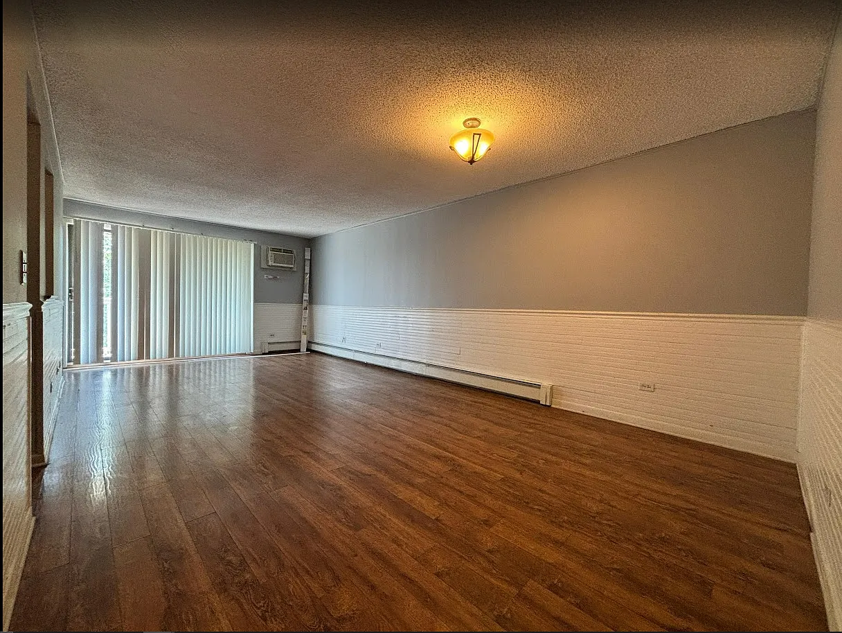 2 bed, 1.5 bath, 900 sqft, $2,400 — Photo 2