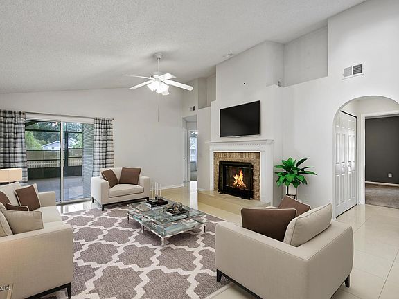 3rd image of 4356 Lake Woodbourne Dr