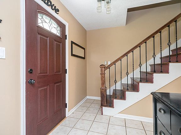 4th image of 329 Candlewood Dr