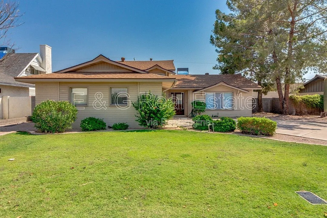 Building Photo - 137 E Riviera Dr