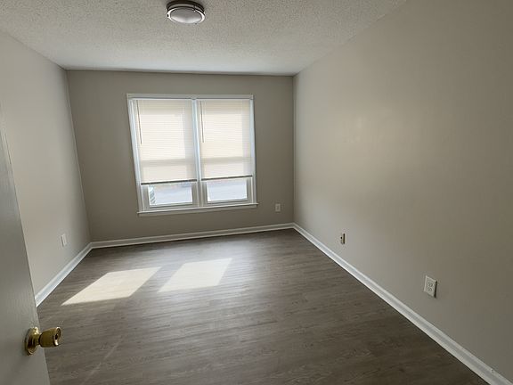 5th image of 127 Mellow Dr