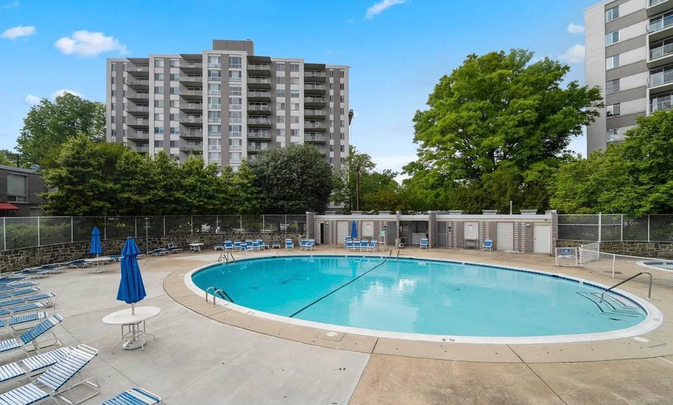 1 bed, 820 sqft, $2,300 — Photo 3