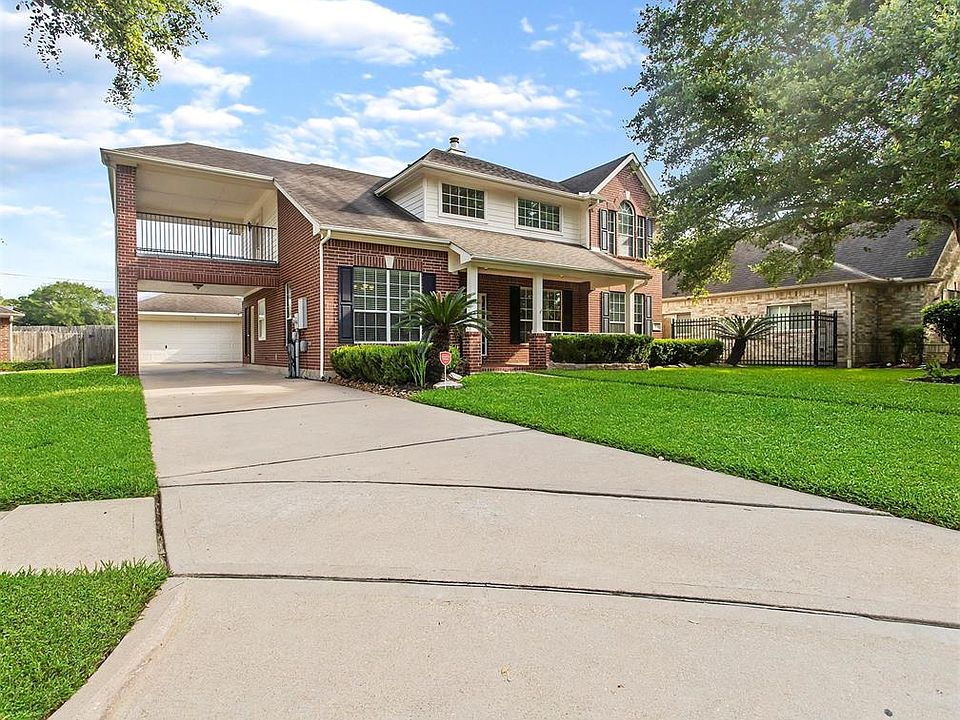 1st image of 103 Oak Creek Ln