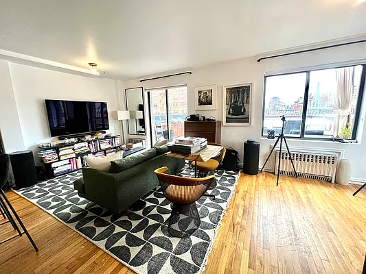 Rented by Oxford Property Group | media 27