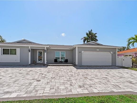 3rd image of 1263 N Collier BLVD