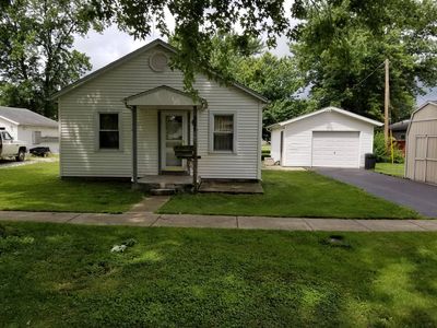 521 N Macon St, Moweaqua, IL, 62550