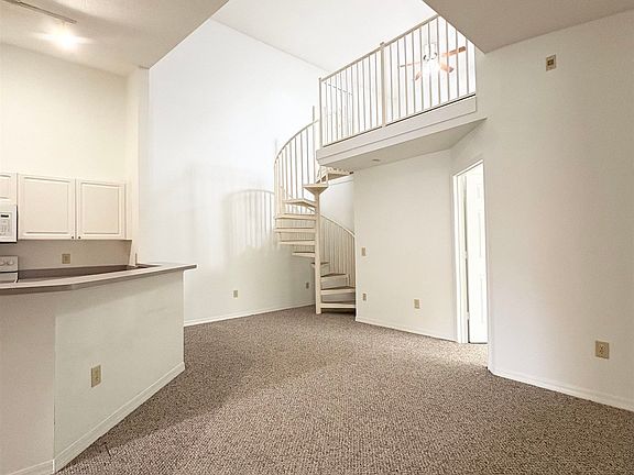 3rd image of 17201 Harbour Vista Cir