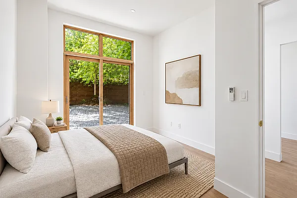 Bedroom, photo 2