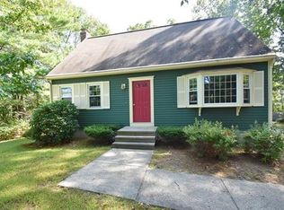 8 Sarah Ln, Franklin, MA 02038