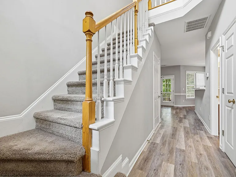 2716 Steeple Run Dr — Photo 2