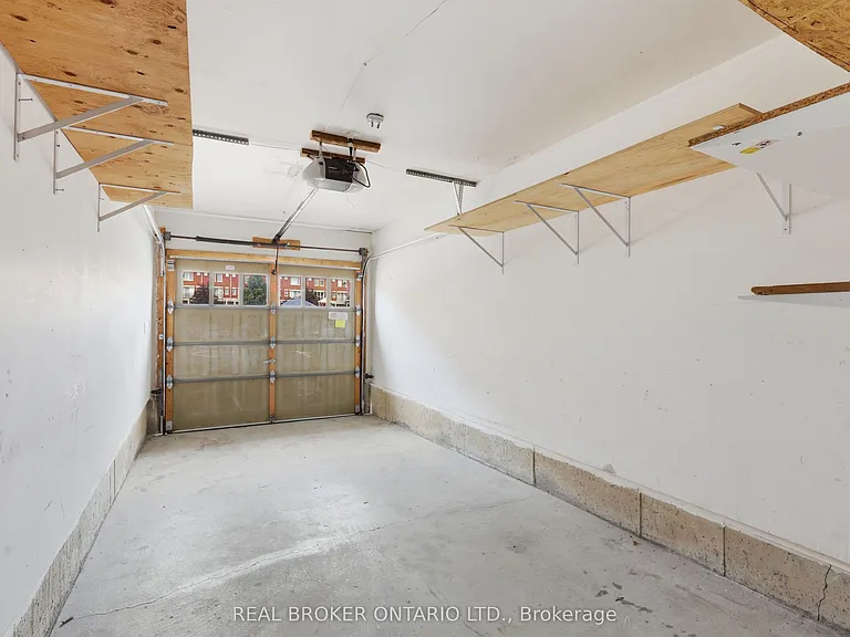 3985 Eglinton Ave W — Photo 18