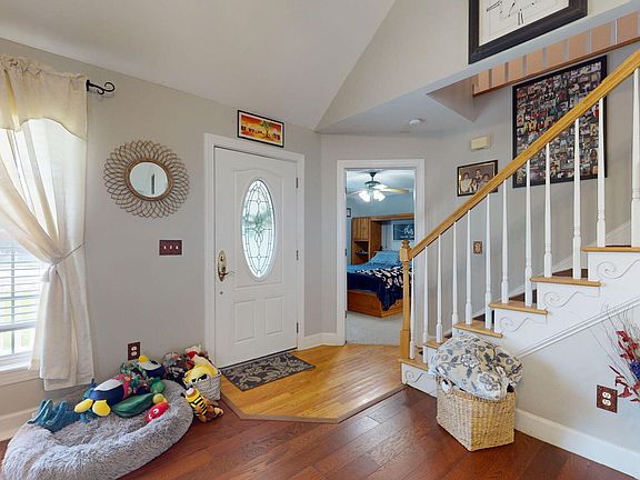 4th image of 2408 Amys Place
