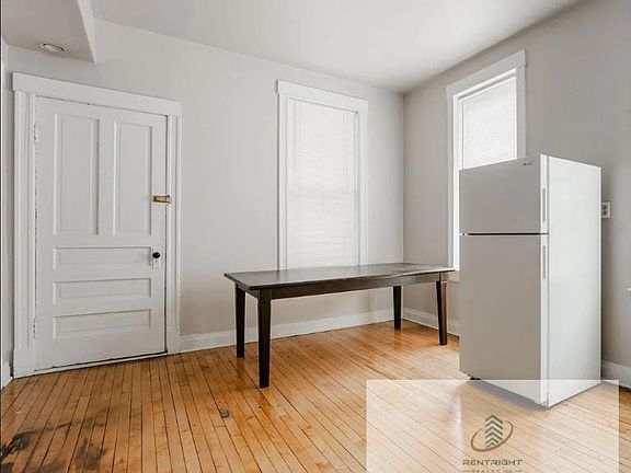 2nd image of 2071 N Leavitt St APT 3