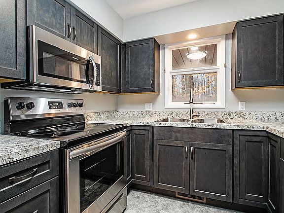 5th image of 27840 Knoll Dr