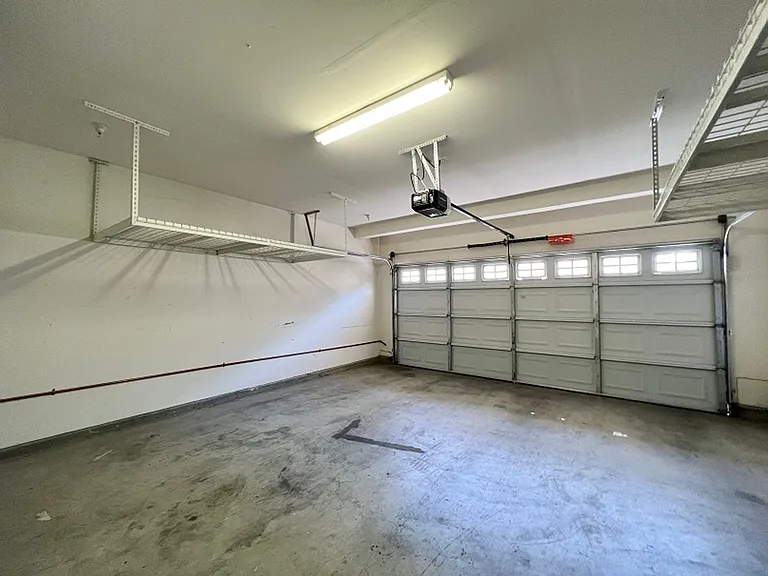 720 Wintergreen Ct — Photo 25