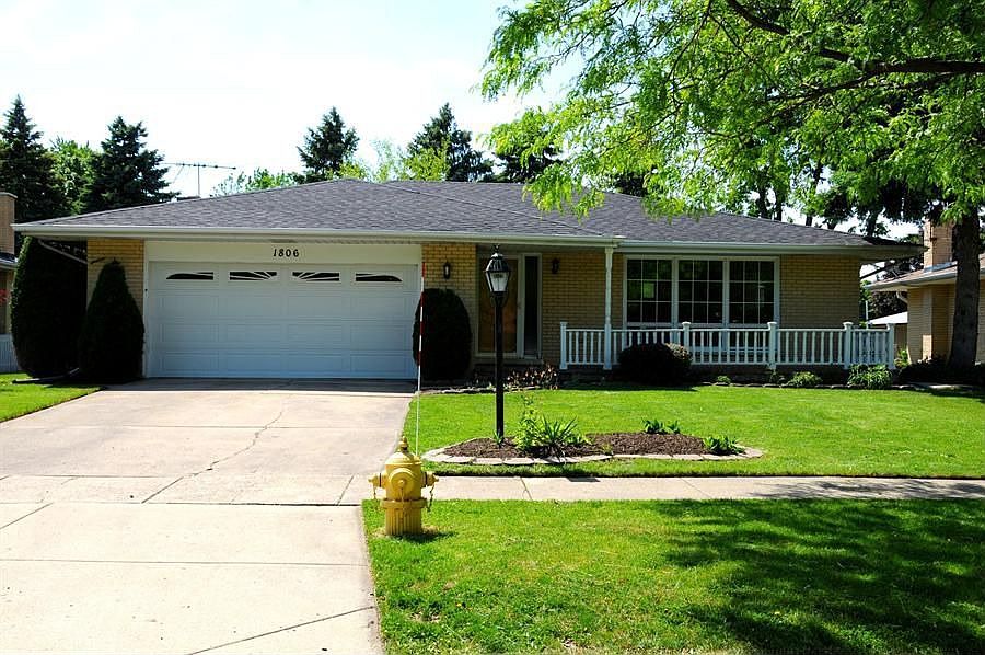 1st image of 1806 N Aspen Dr