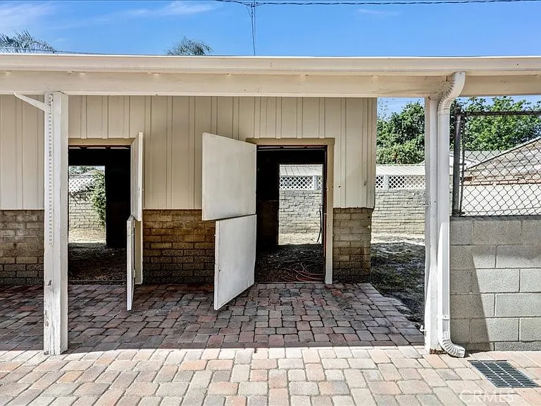 1315 W Valleyheart Dr — Photo 27