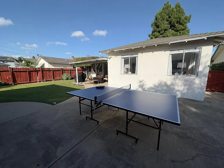 444 N Shattuck Pl — Photo 19